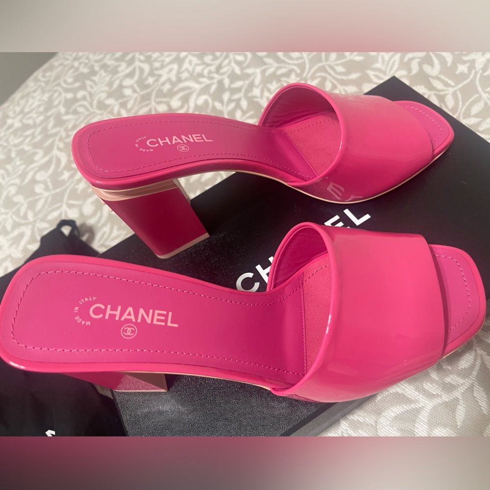 CHANEL pink mule 38 1/2 (8 1/2)